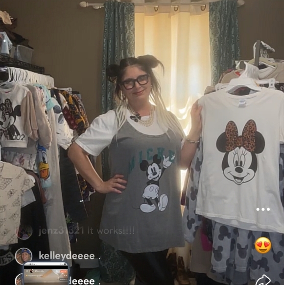 π€The Motley Cruise March 7th- CLASSIC REWIND - Picture 5 of 16